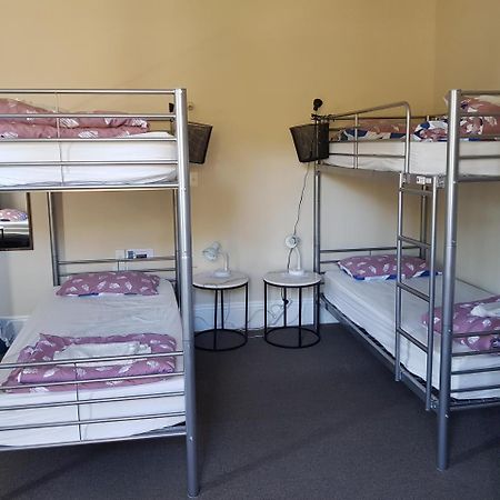 Dorset House Backpackers Hostel Крайстчърч Екстериор снимка