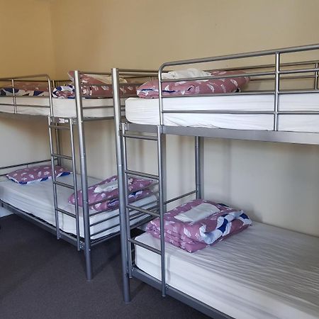 Dorset House Backpackers Hostel Крайстчърч Екстериор снимка