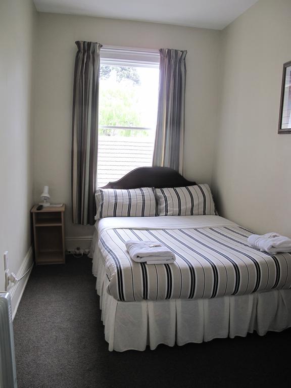 Dorset House Backpackers Hostel Крайстчърч Стая снимка