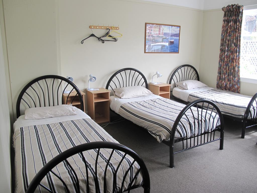 Dorset House Backpackers Hostel Крайстчърч Стая снимка