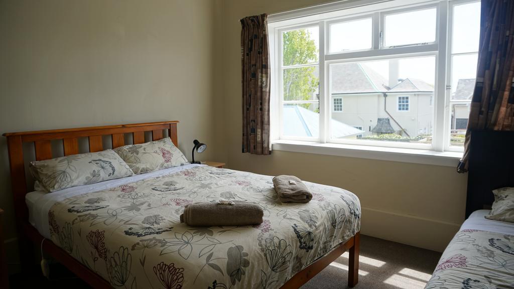 Dorset House Backpackers Hostel Крайстчърч Екстериор снимка