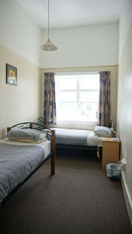Dorset House Backpackers Hostel Крайстчърч Екстериор снимка