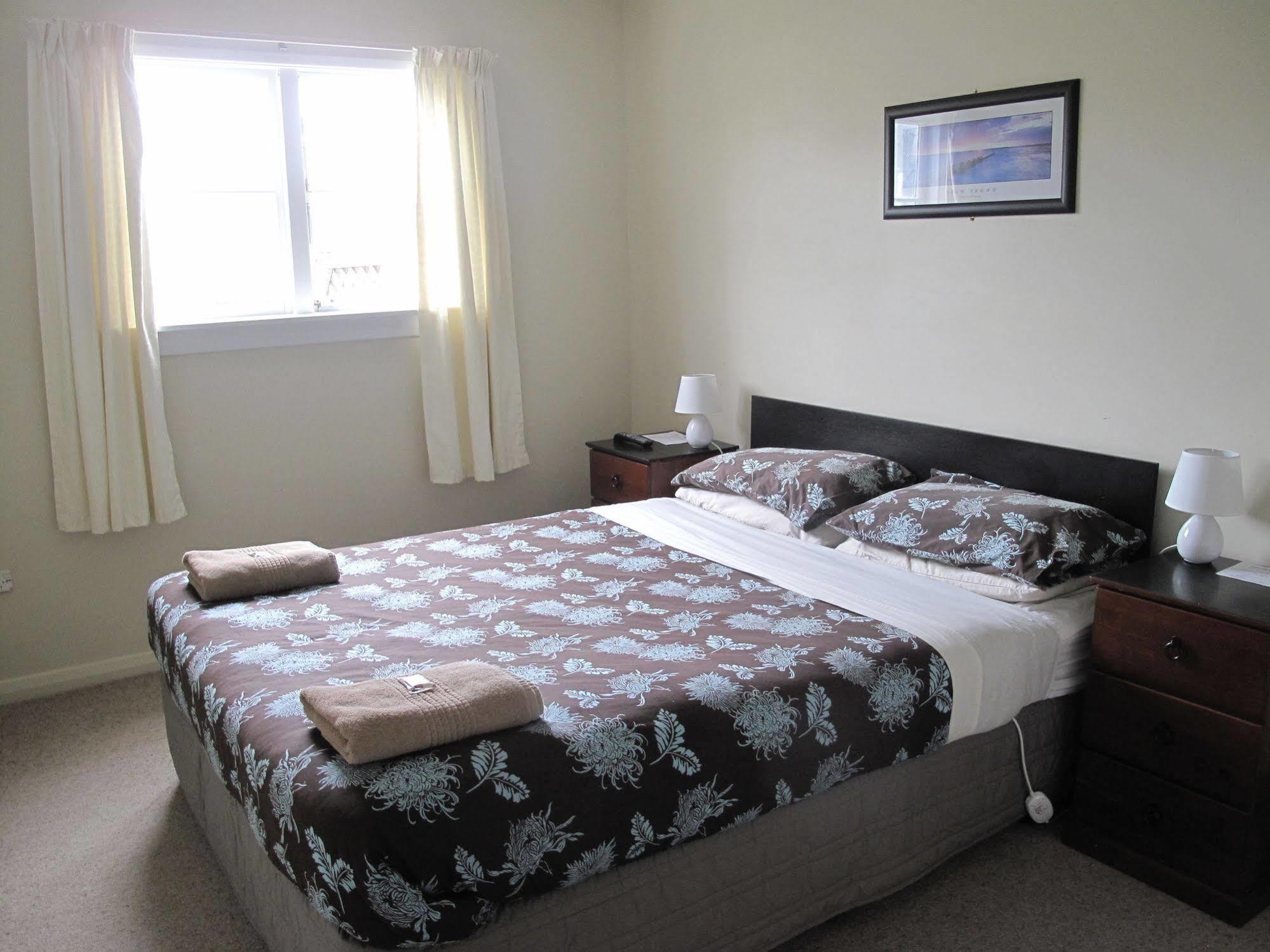 Dorset House Backpackers Hostel Крайстчърч Екстериор снимка