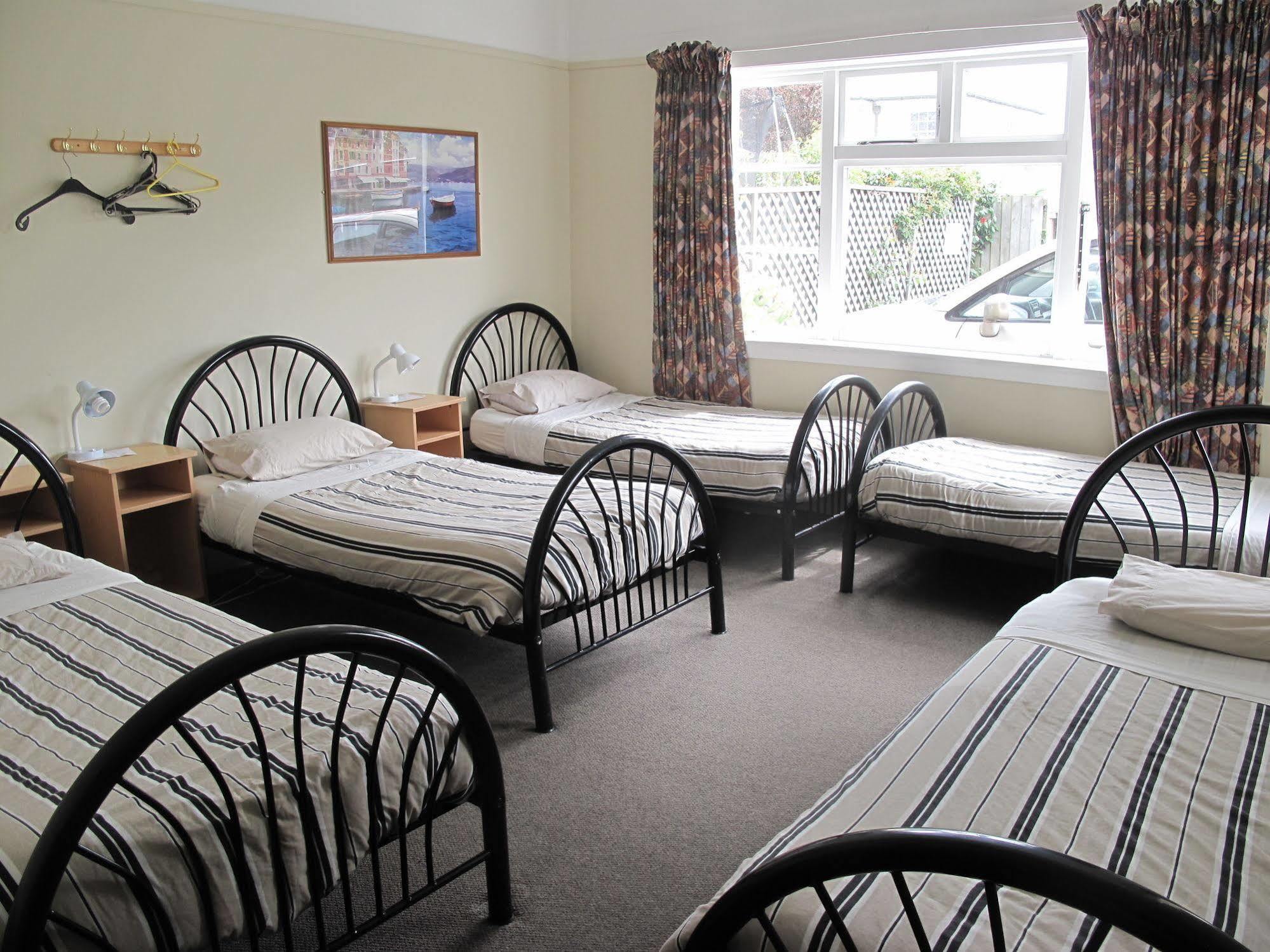 Dorset House Backpackers Hostel Крайстчърч Екстериор снимка