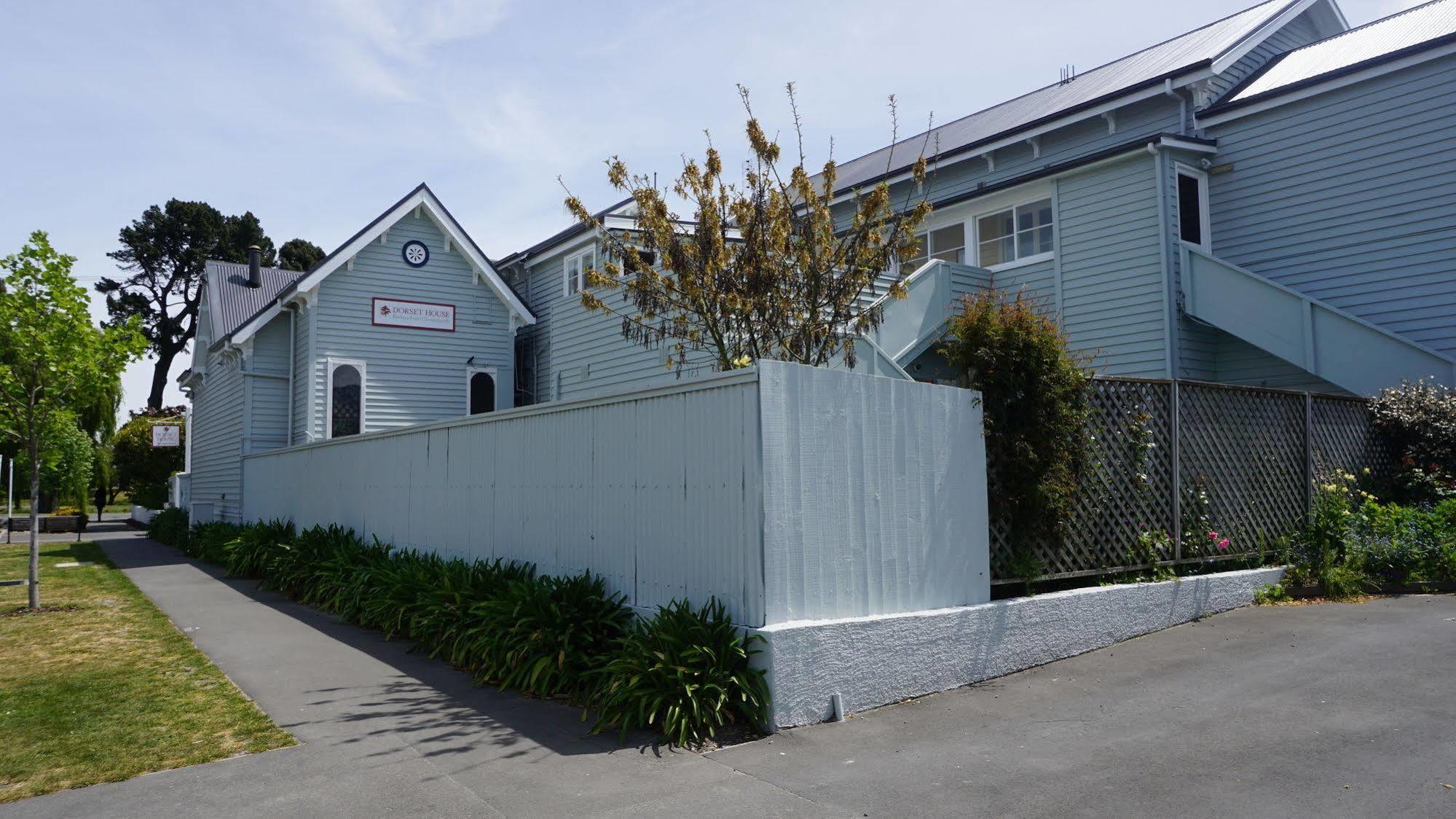 Dorset House Backpackers Hostel Крайстчърч Екстериор снимка