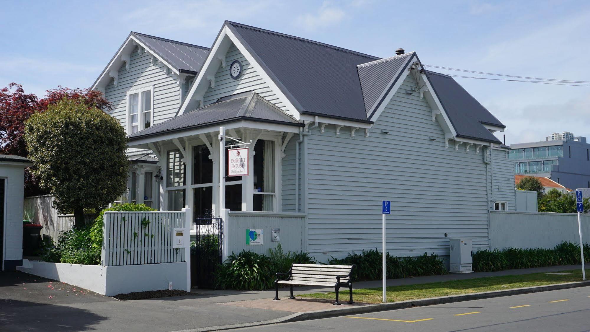 Dorset House Backpackers Hostel Крайстчърч Екстериор снимка