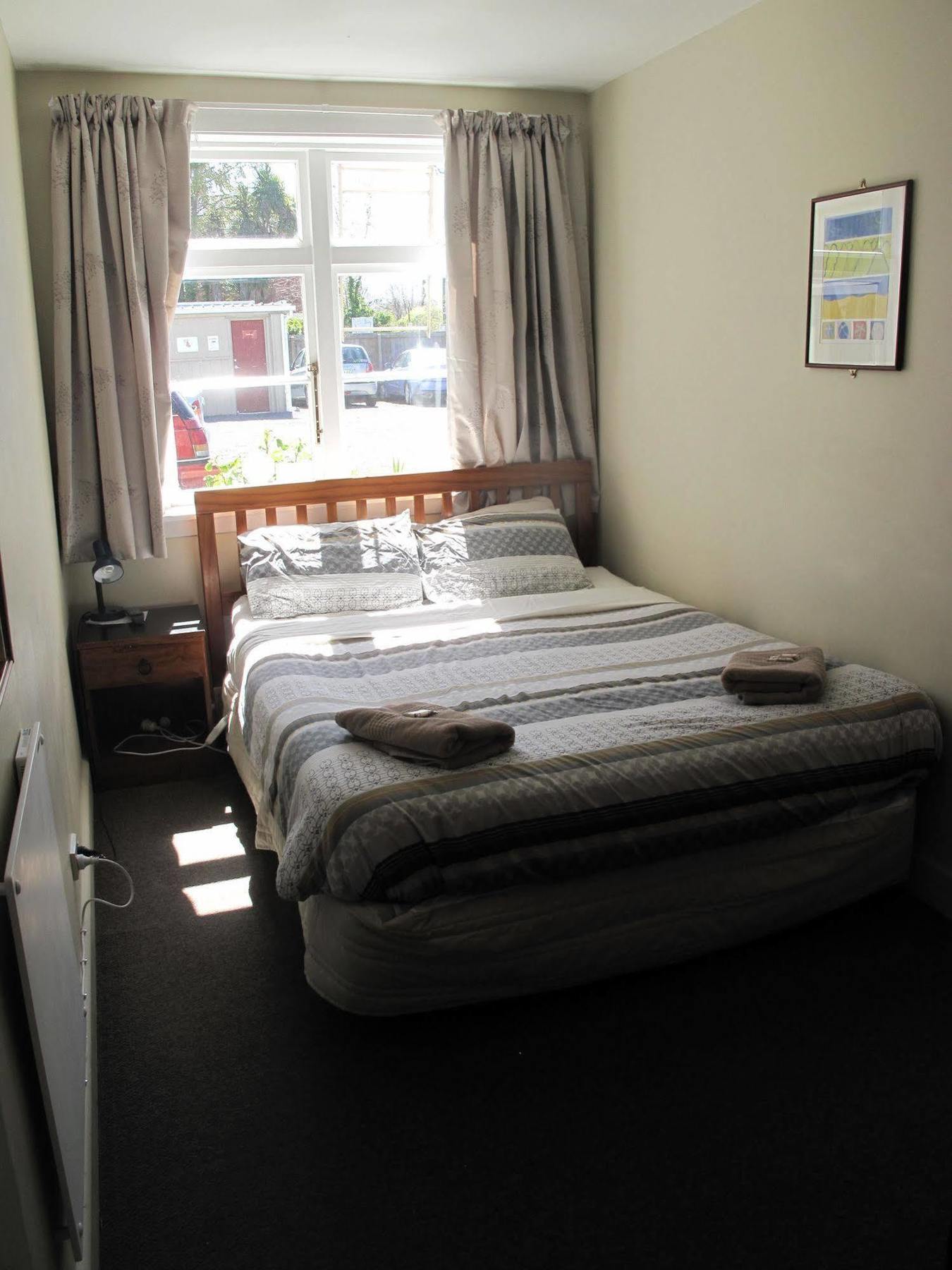 Dorset House Backpackers Hostel Крайстчърч Екстериор снимка