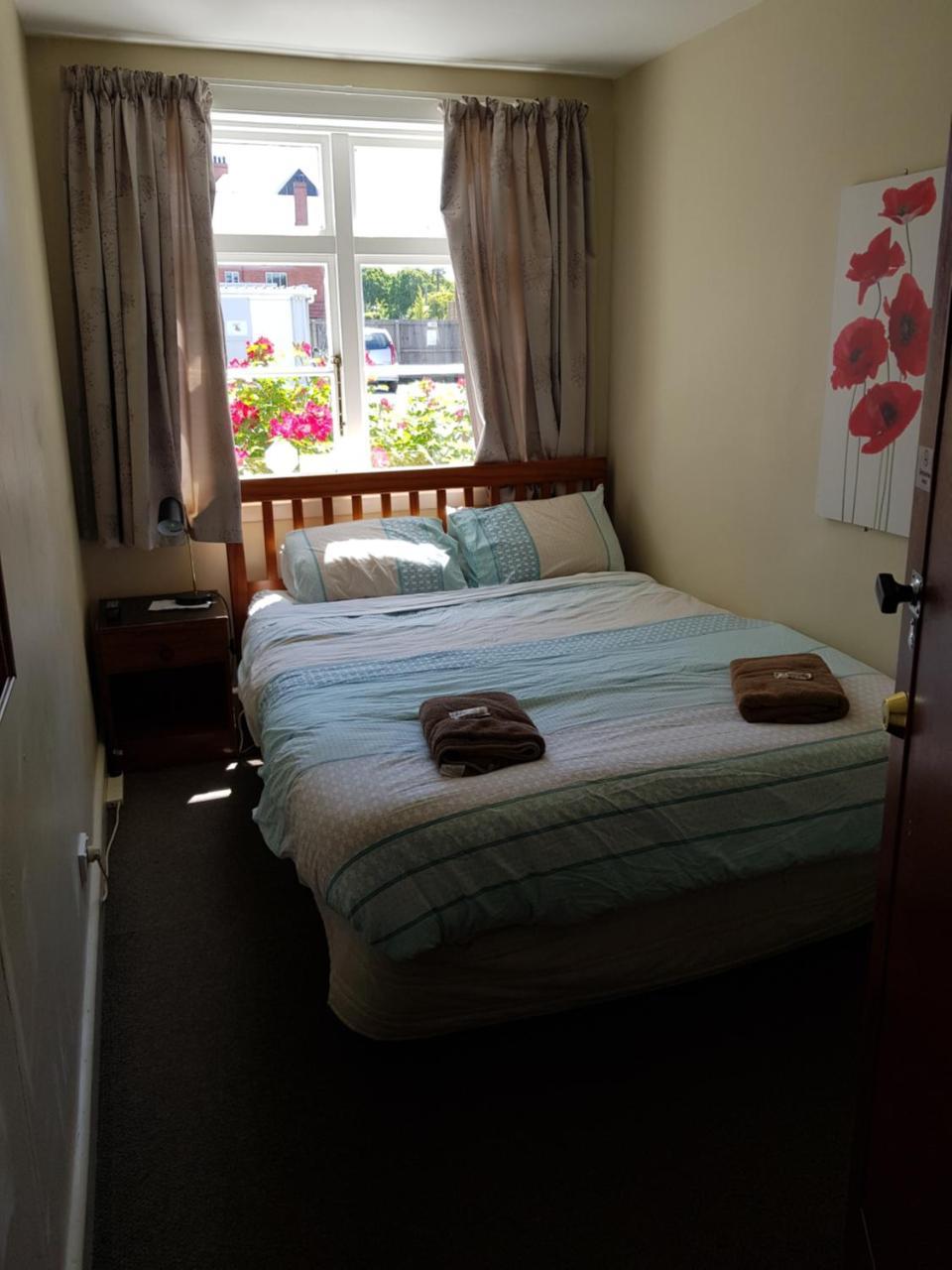 Dorset House Backpackers Hostel Крайстчърч Екстериор снимка