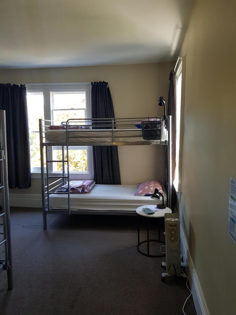 Dorset House Backpackers Hostel Крайстчърч Екстериор снимка