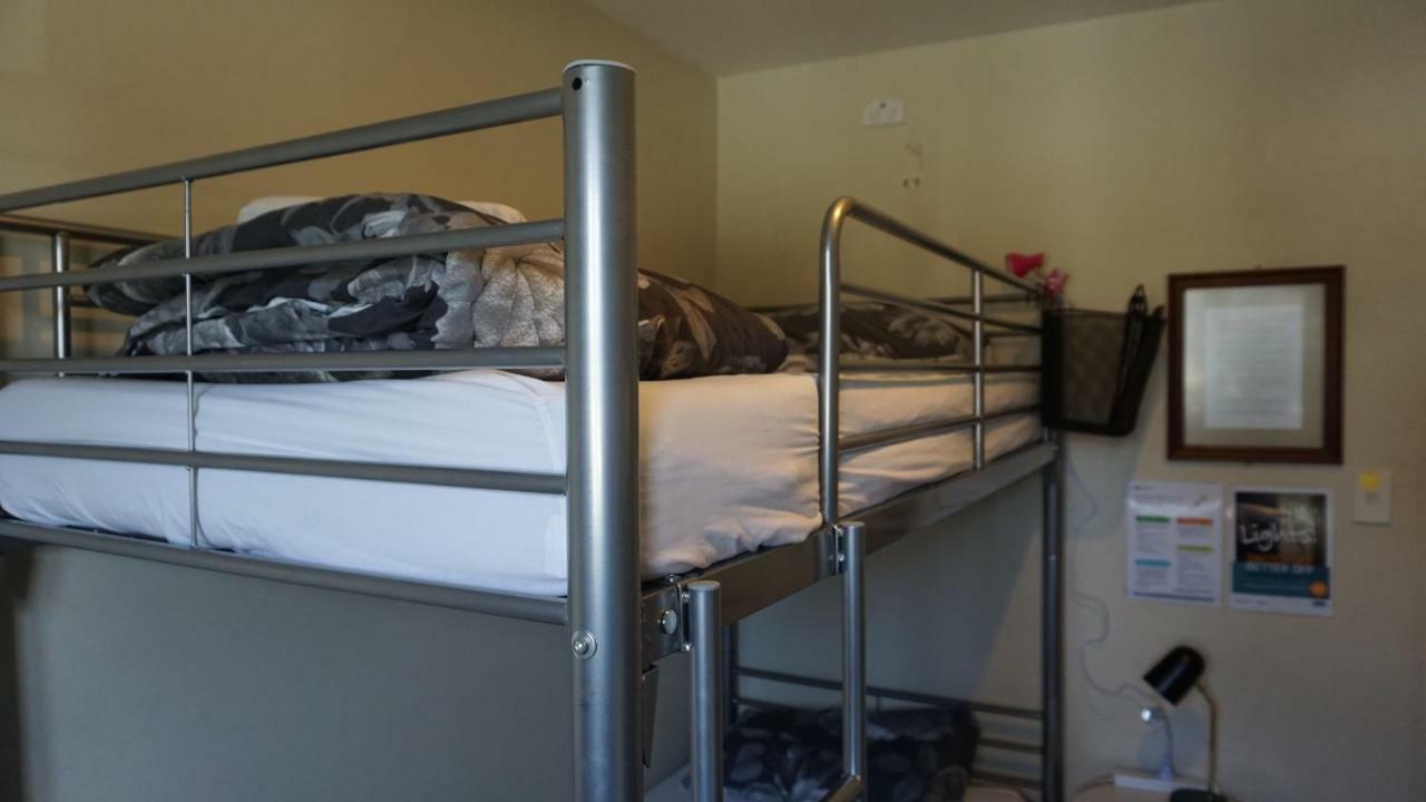 Dorset House Backpackers Hostel Крайстчърч Екстериор снимка